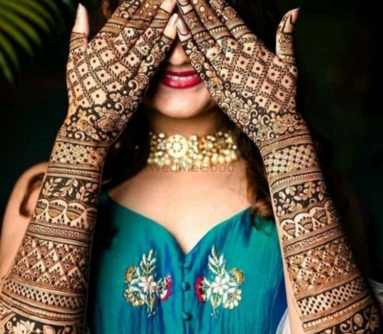 Mehndi Artist Service at Home