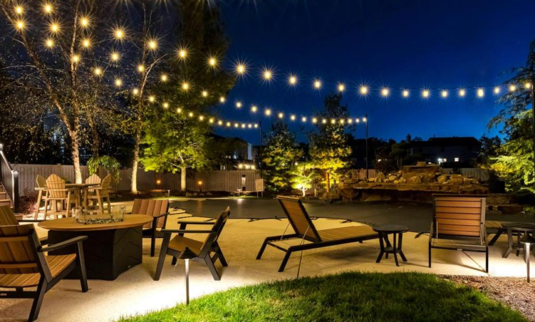 Outdoor permanent holiday lights